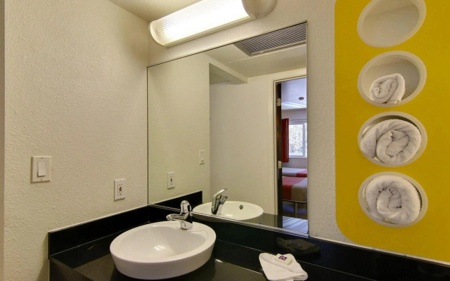 Motel 6 Carpinteria, CA - Santa Barbara - South