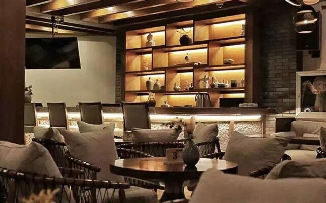 Longmen Impression Hotel