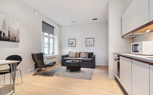 Newly Redecorated 1 Bedroom