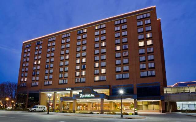 DoubleTree by Hilton Lansing