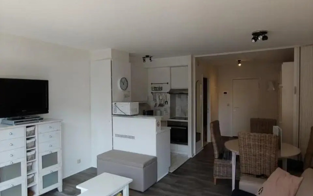 Studio center of Ostend w/parking & south terrace