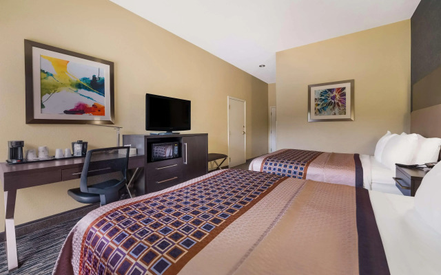Best Western Bradbury Inn & Suites