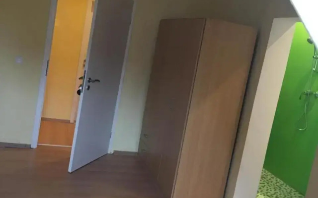Doppelbettzimmer mit Bad