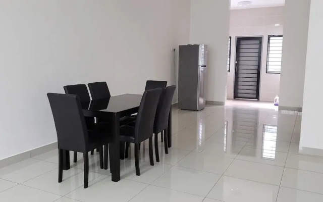SR Home Stay at KLIA