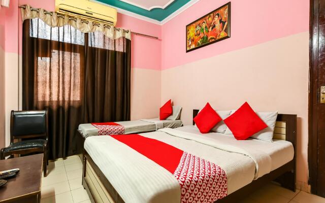 OYO 75943 Hotel Shiv Vilas