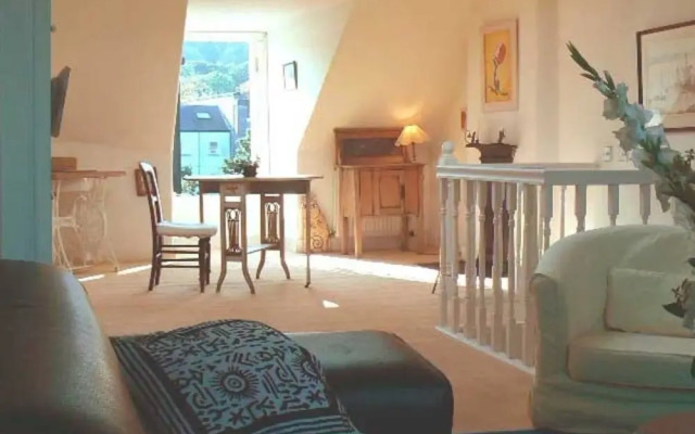 4 Bedroom Flat In Edinburgh City Centre