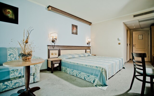 Arcadia_Chaika Resort