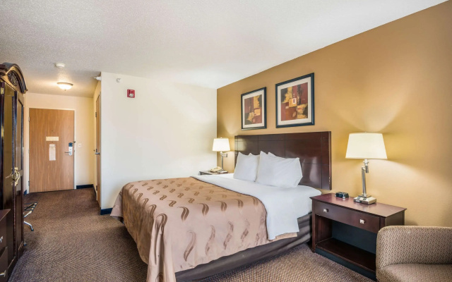 Quality Inn & Suites Eldridge Davenport North