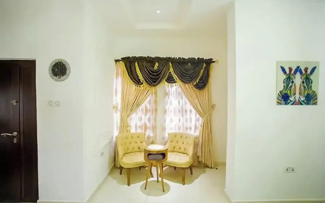 Zinq Bridge Aparments