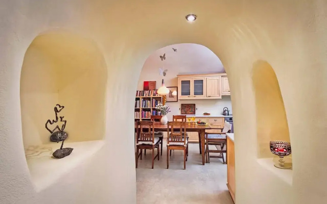 Real Santorini Cave House far From the Crowds