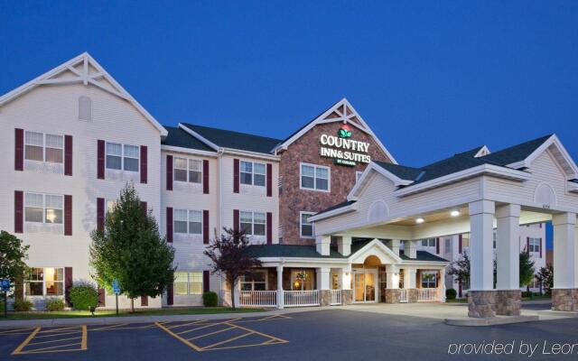 Country Inn & Suites by Radisson, Albertville, MN