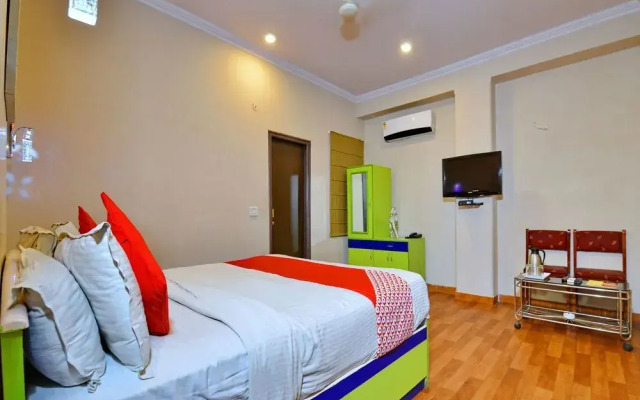 OYO 2070 Hotel Shri Laxmi Palace