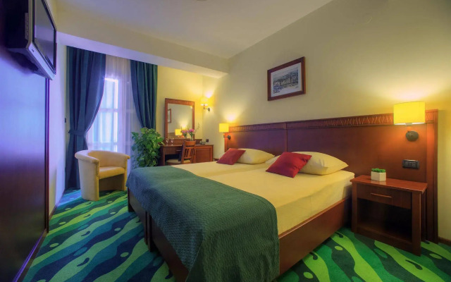 Vrata Krke Hotel