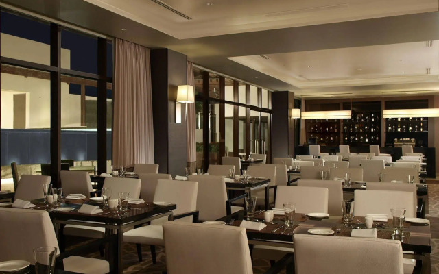 Seda Centrio - Newly Renovated