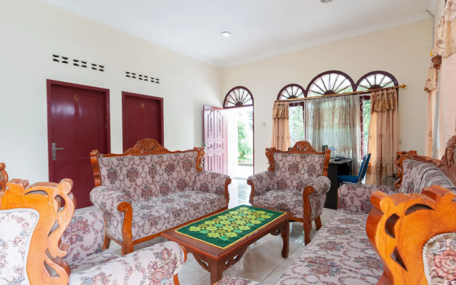 RedDoorz @ Samuel Homestay Pematangsiantar