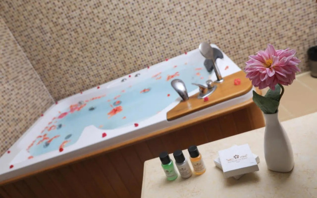 Jal Mahal Resort and Spa