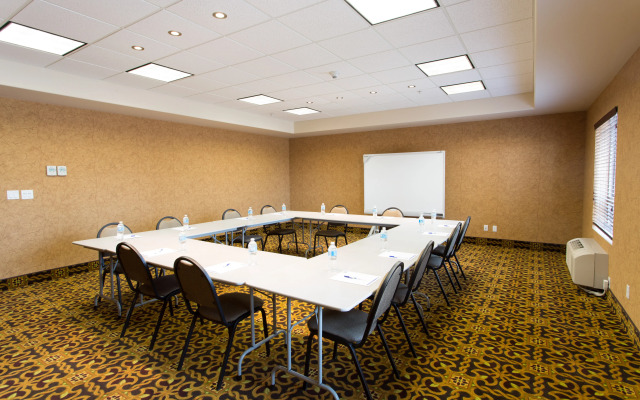 Holiday Inn Express Hotel & Suites WHITECOURT, an IHG Hotel