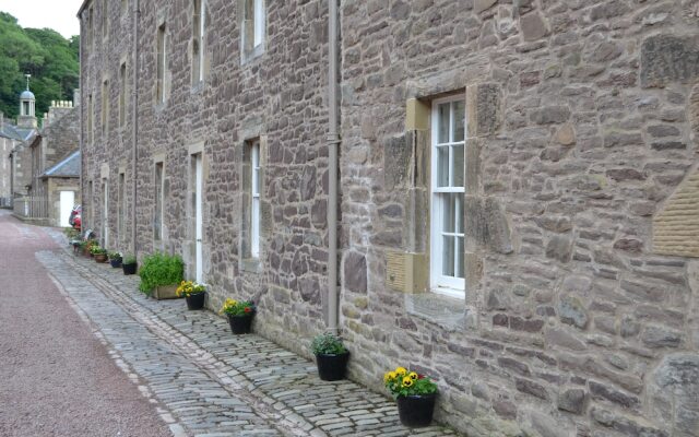 Wee Row Hostel