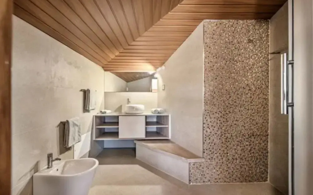 Stunnig 5 Bedroom Private Pool Villa With Cinema Room