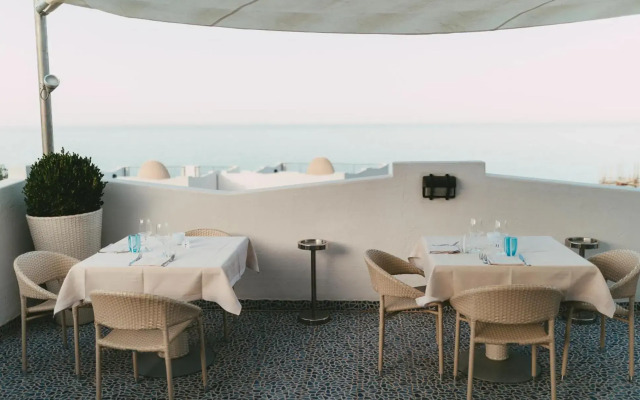 Baia Delphis Resort