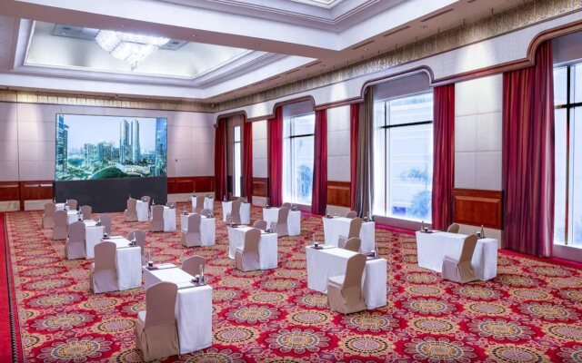 The Ritz-Carlton Jakarta, Mega Kuningan