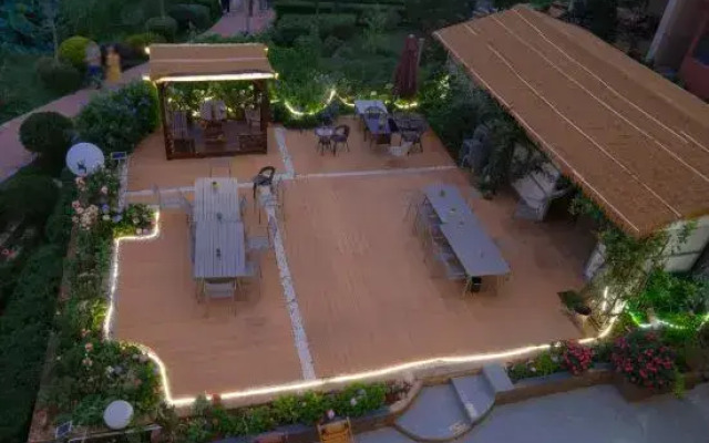 Yishuige Lake View Inn