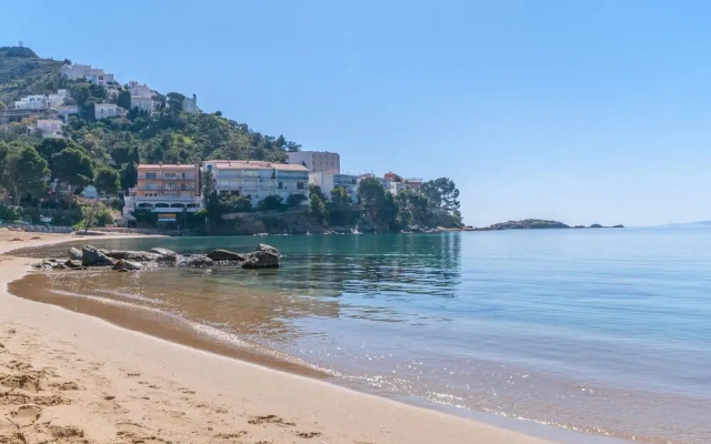 Spacious Holiday Home in L'escala With Private Pool