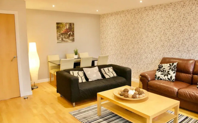 3 Bedroom Duplex Apartment In Edinburgh