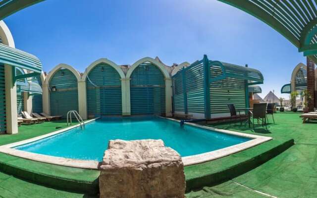 Pyramids Plaza Hotel