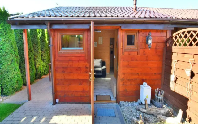 Single-story, Year-round Holiday Home