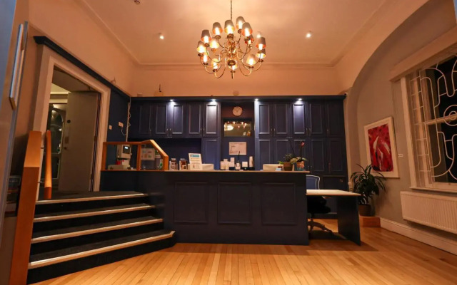 Manor Hotel