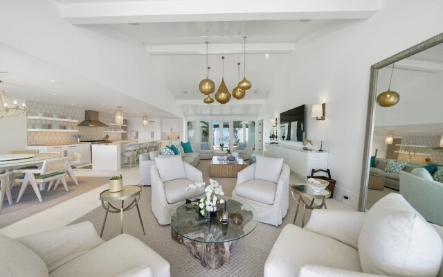 Dream On 4 Bedroom Home by RedAwning