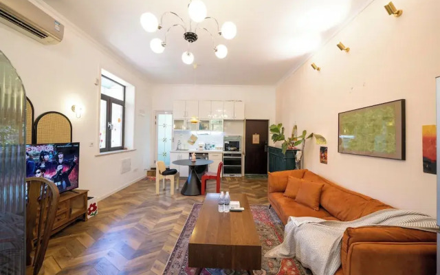 Book and Bed-Jingan Temple