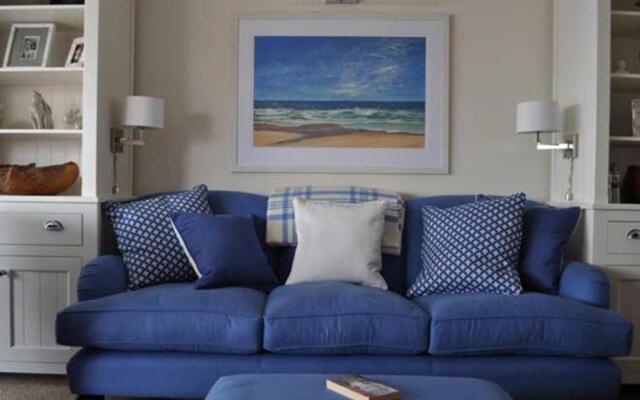 Gorgeous Apartment Only Yards From Polzeath Beach