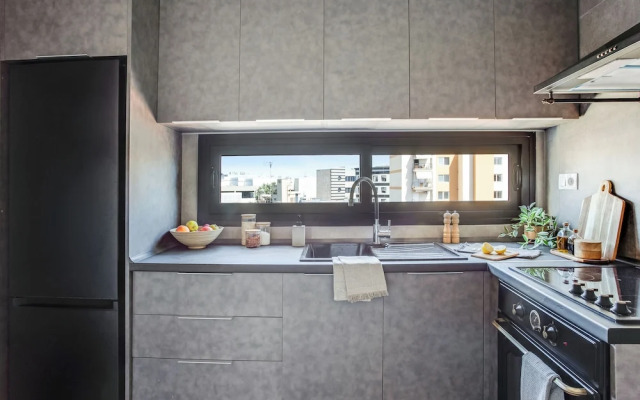 Sanders Old Port Thessaloniki