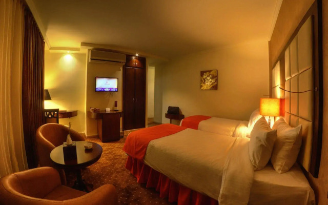 Meneur Hotel