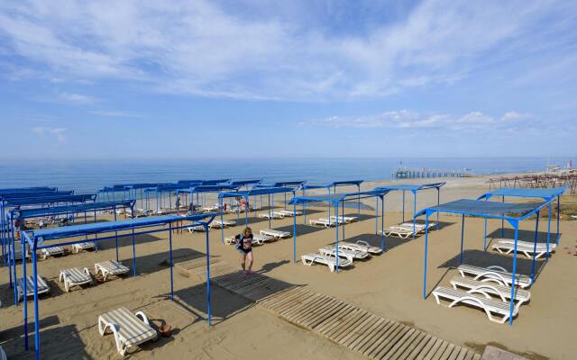 Mediterranean Breeze