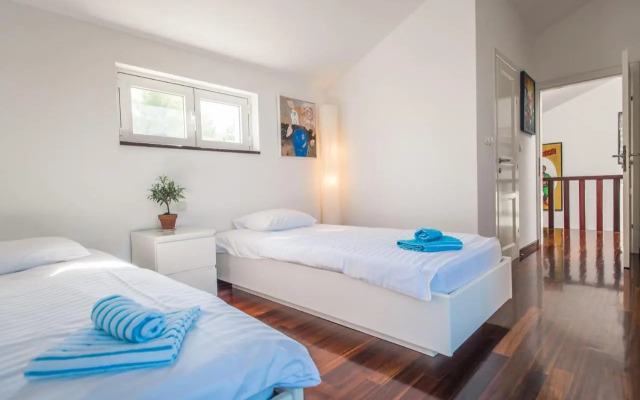 Aqua residence