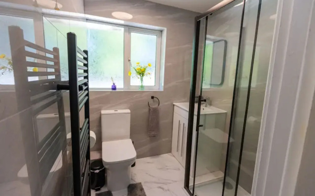 Winchester Retreat With 4 Bedrooms