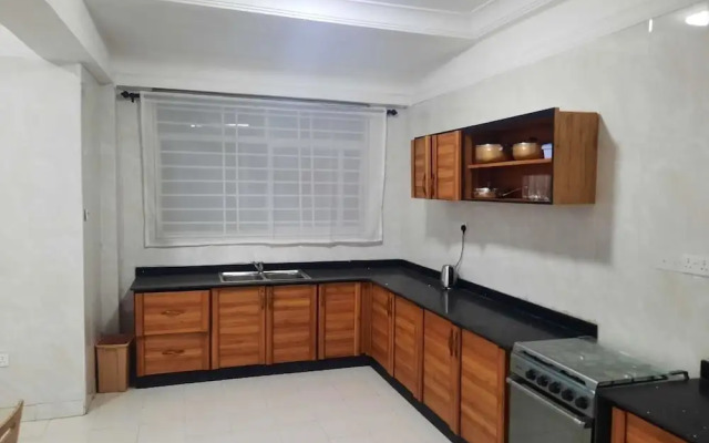 Efua Anoah Hotel & Apartment