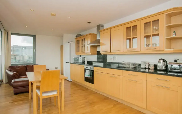 3 Bedroom Flat In East London