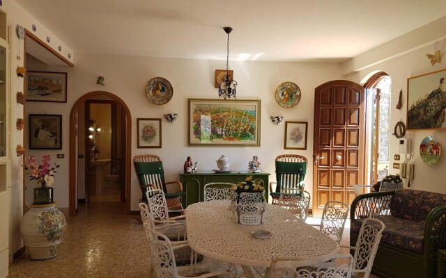 Villa del Golfo Urio with shared swimming pool