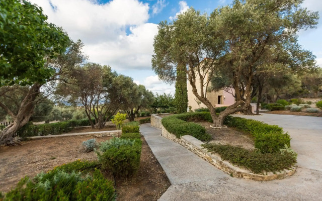 Maroulas Villa Estate
