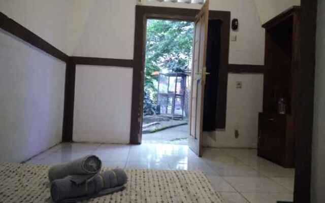 Pantai Suwuk River View Bungalow