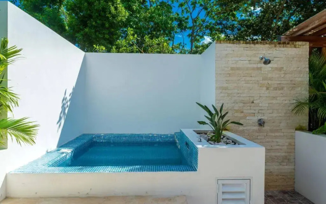 Luxury Private 3BED Villa, Garden, Pool,Security