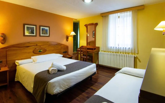 Hotel & Apartaments Vall de Núria