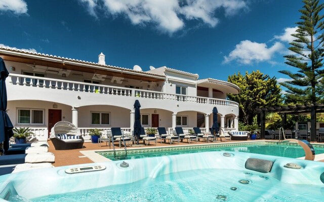 Posh Apartment in Lagos With Jacuzzi