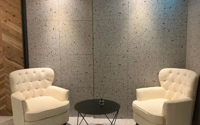 Gray 193 Hotel