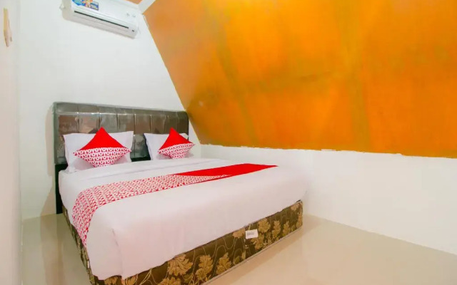 OYO 921 Hotel Ratu Pantai