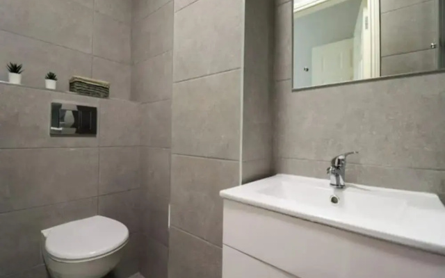 Charming 2-bed Apartment in Dublin's Countryside